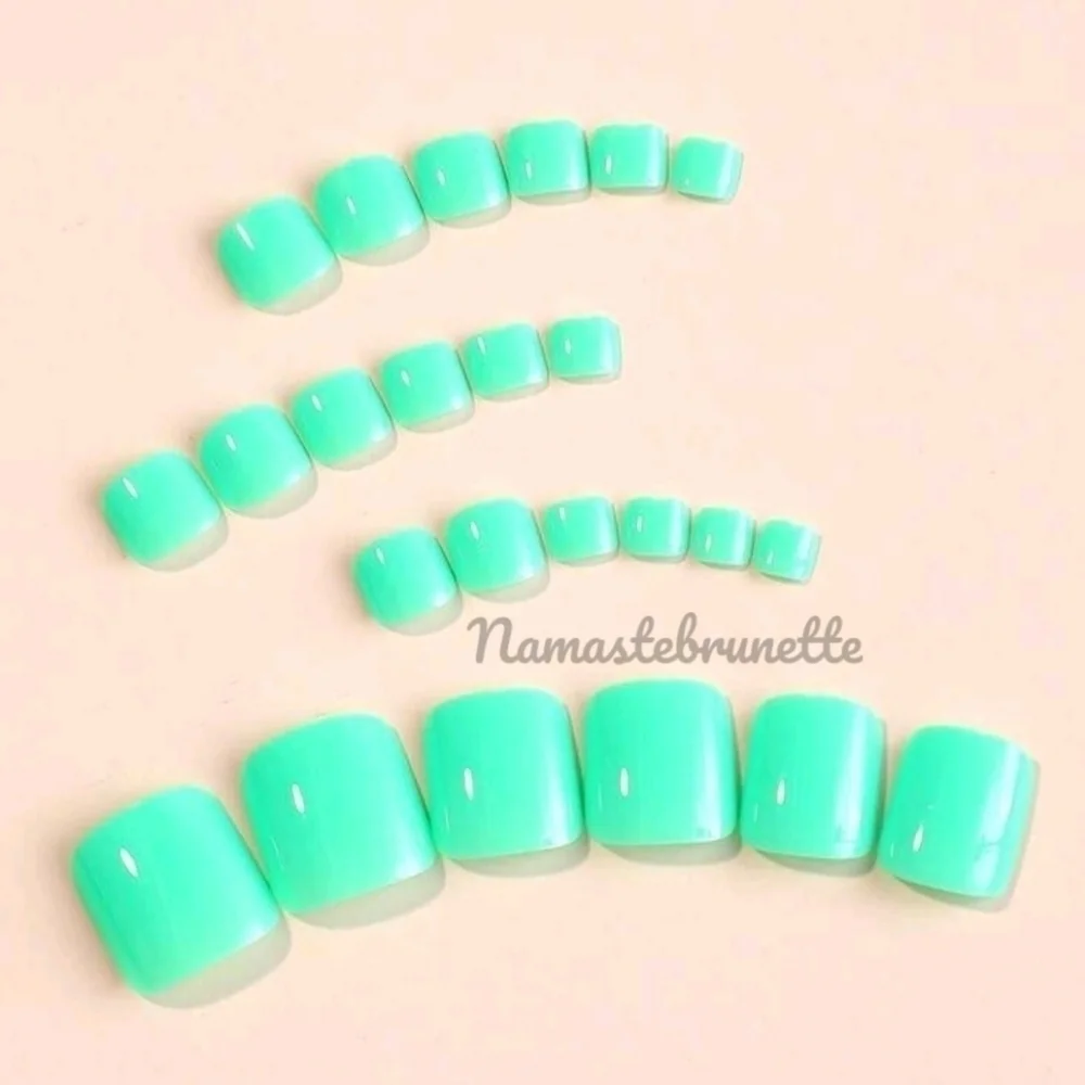 2/$16 Green Press On Toenails